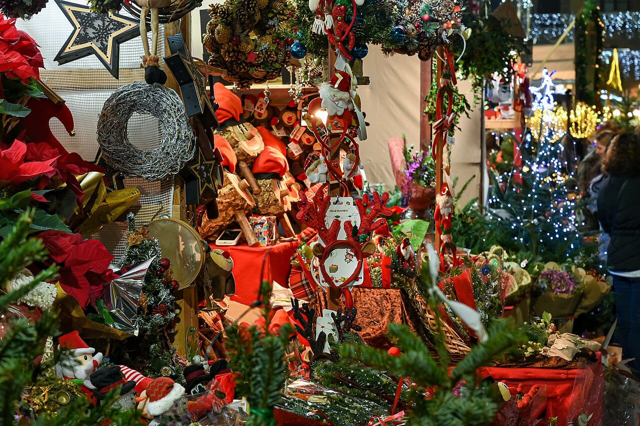 Stalls of the Fira de Santa Llúcia in front of Barcelona cathedral