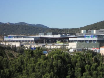 Five Steal Cars at El Prat, Ram Store in Mataró