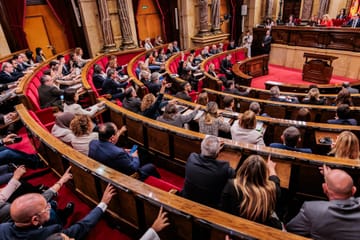 Comuns and CUP Urge Housing for Badalona Family