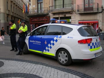Guàrdia Urbana dismantles drug den in Plaça de la Sènia