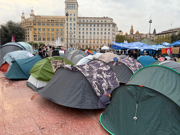 PP asks Illa to clear Plaça Catalunya camp