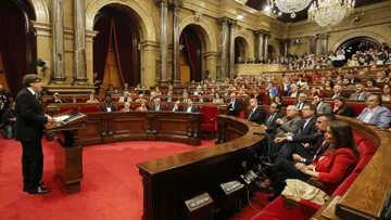 Puigdemont Urges Independence Movement to Exploit Spanish Crises