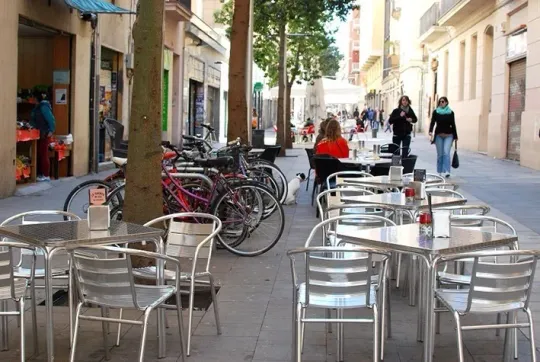 Barcelona Terraces: Court Lifts Early Closing Rule for Poble-sec