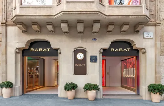 Gràcia’s Transformation: €1m Plaza Revamp, Luxury Expansion