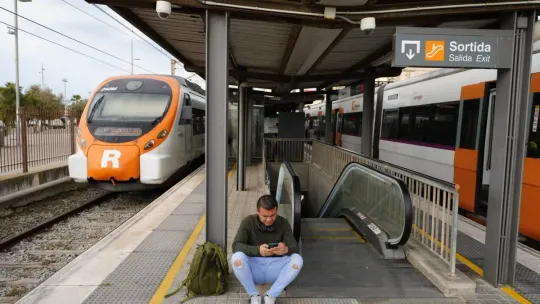 Rodalies R1, RG1 Lines Close 9 Days in January 2026