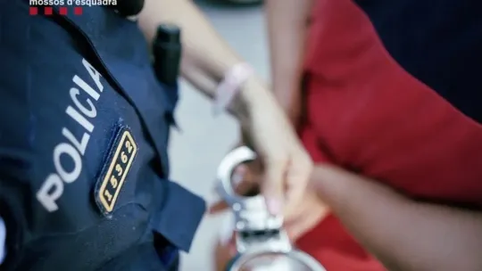 Taxi Driver Arrested for Deliberate Hit-and-Run in Santa