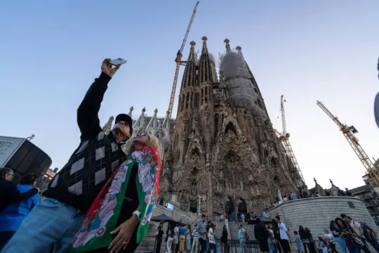Barcelona to Give 15M Tourists Catalan Language Guides