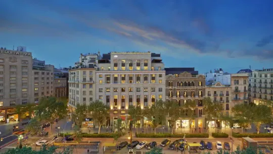 Lady Gaga Secures €16,000-a-Night Penthouse for Tour