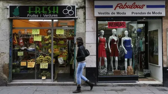 Third of Barcelona shop signs in Spanish or English, not Catalan
