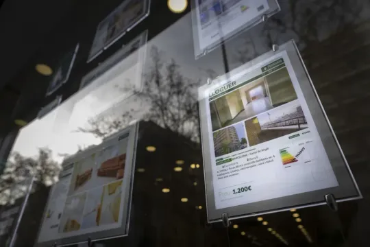 35 estate agents reported for illegal rental ads in Barcelona