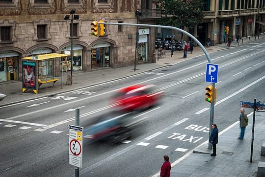 Catalans spend more than four hours and €100 a week commuting to work