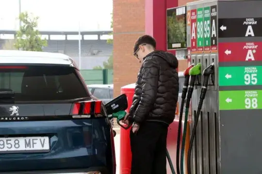 Catalonia Fuel Prices Soar Amid Mideast Conflict