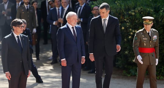 Illa Balances Global Stage with Domestic Crises in Barcelona