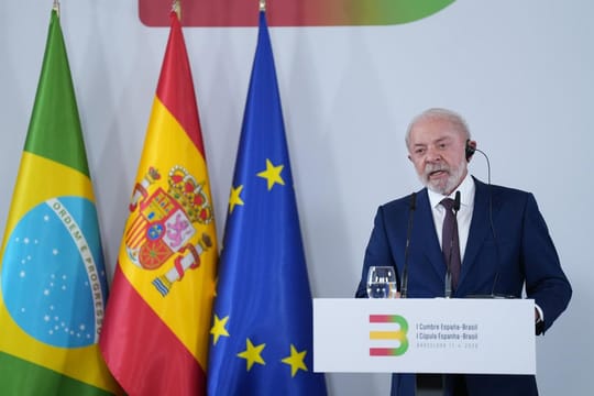 Lula da Silva Visits Sagrada Família After Barcelona Summit