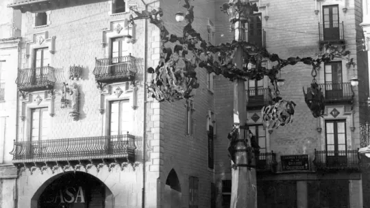 Vic's Lost Gaudí-Linked Lampposts Dismantled a Century Ago