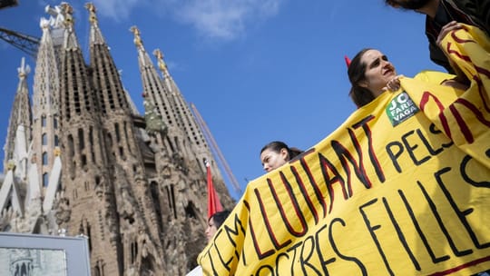 Les famílies de l'escola pública se sumen a les reivindicacions dels docents en vaga