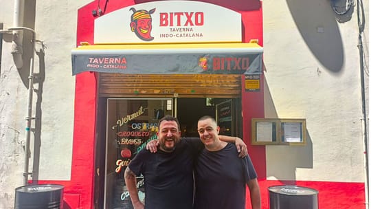 El Bitxo: la nova taverna de Sants que fusiona la cuina catalana i la indonèsia