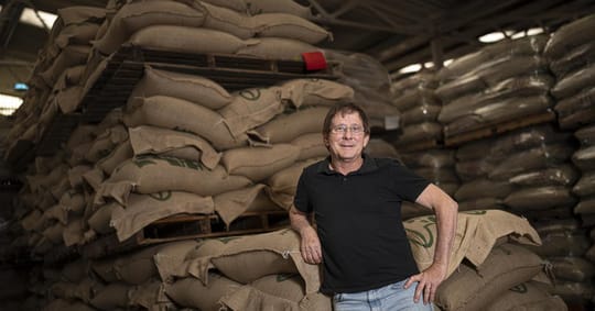 El preu del cafè es dispara: canvi climàtic i geopolítica disparen els costos de la teva tassa diària