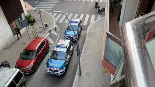 Operació policial al bar Josué de l'Hospitalet: un detingut per desobediència