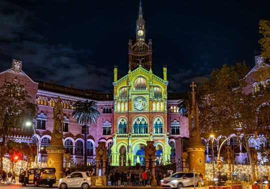 Exterior view of Hospital Sagrat Cor in Barcelona, now included in the city’s climate shelter network during the July 2026 heat