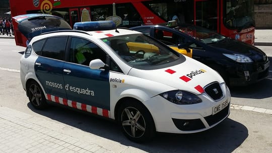 Barcelona court reopens case against three Mossos