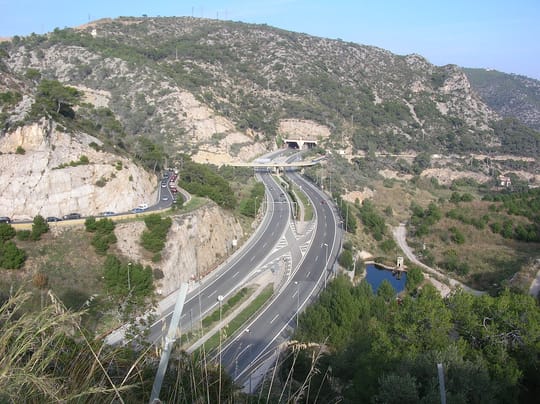 About 40 residents block Badalona’s C-31
