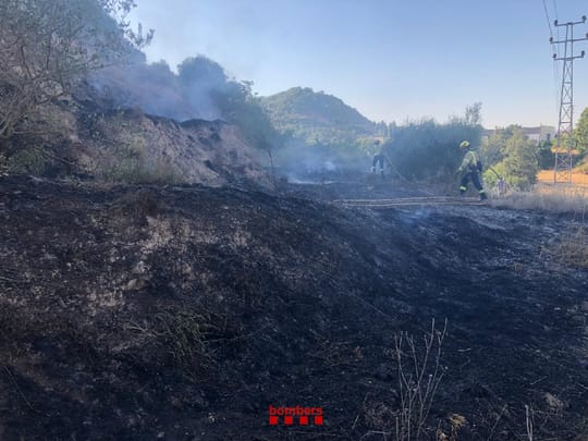 Seven towns still confined over Les Gavarres fire