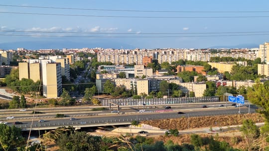 A quiet residential stretch of Avinguda de la Mediterrània in Badia del Vallès, where a recent late-night shooting left shell casings on the pavement.
