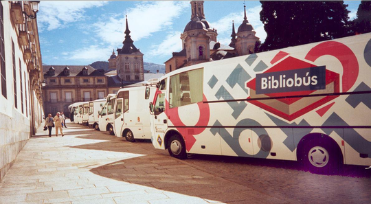 Barcelona library buses cover all small municipalities