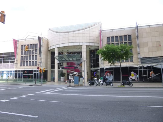 Mossos investigate ram-raids at Barcelona retailers