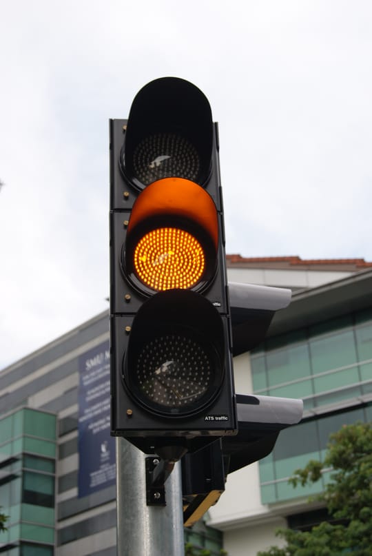 Spain Overhauls Amber Light Rules at Pedestrian Crossings