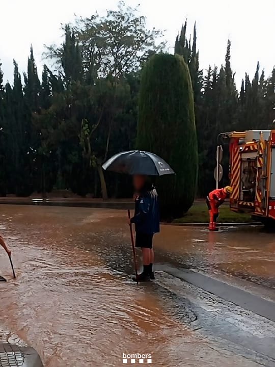 Barcelona Firefighters Respond to 249 Rain Calls