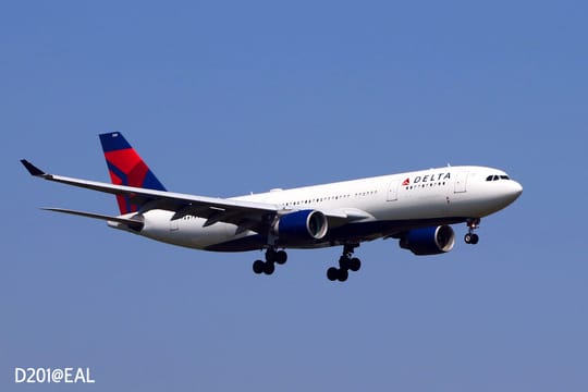 Delta Plane Makes Emergency Landing at El Prat