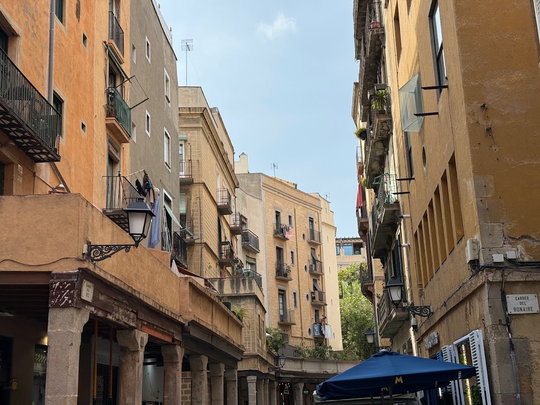 Sumar seeks Junts backing for new housing decree