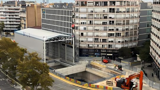 Construction site at Gran Via attack shaft in Barcelona, where the L8 tunnel boring machine is preparing to begin drilling towards Gràcia.