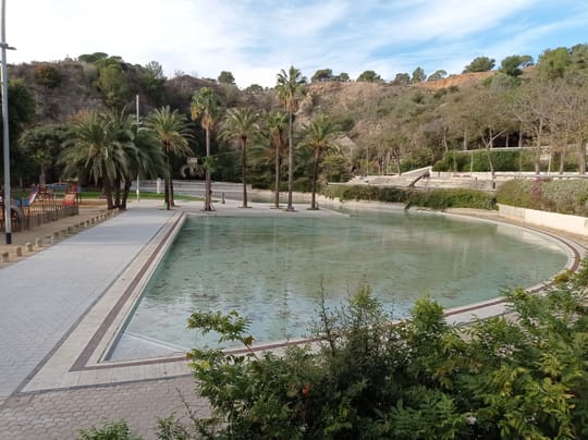 Junts Urges Reopening of Outdoor Pools Amid September Heat