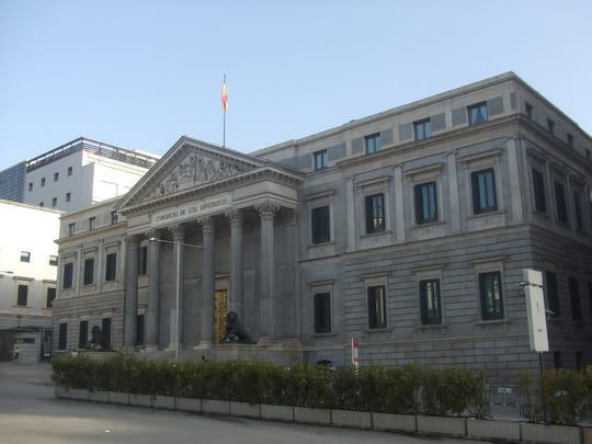 PP, Junts and Vox Block Lobby Regulation Law