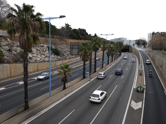 13 Injured in Four-Car Crash on Ronda de Dalt
