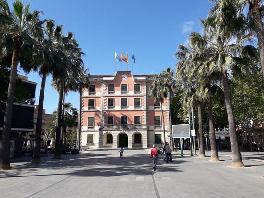 Castelldefels approves 4.6% IBI cut for 2027