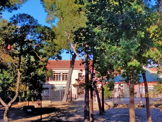 Flood Barriers Installed at Bosc de Montjuïc Schools
