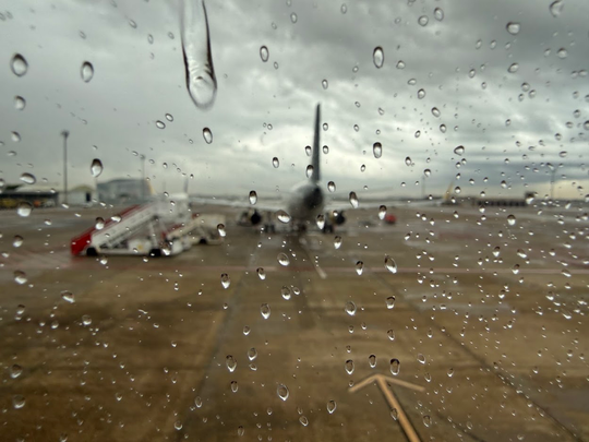 45 Flights Cancelled at El Prat in Storm