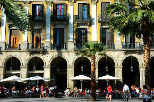 Karma Nightclub Reopens in Plaça Reial