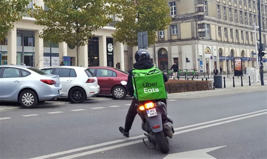 CCOO Denounces Uber Eats Over Storm Deliveries