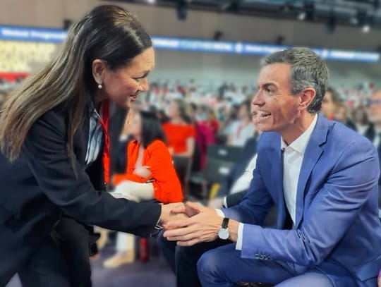 Sánchez Weighs Early Election Call Amid Crisis