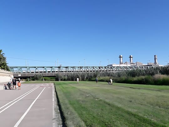 Sant Adrià Bridge Debris Raises Flood Risk