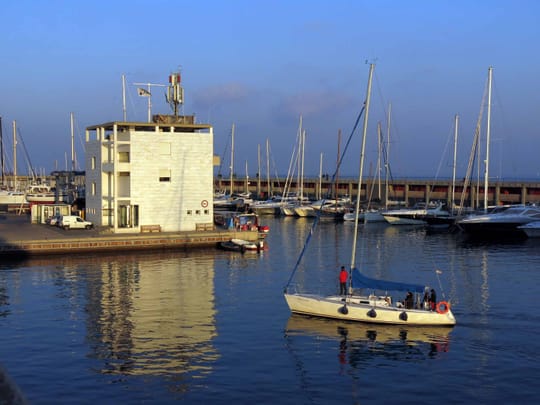 Search continues after fall at Port Olímpic