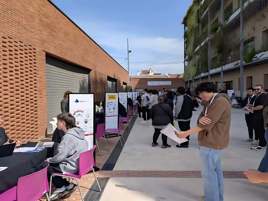 Exterior of the Marie Curie Training Center in Santa Coloma de Gramenet, where the GiraFeina job fair will be held on 15 October 2026.