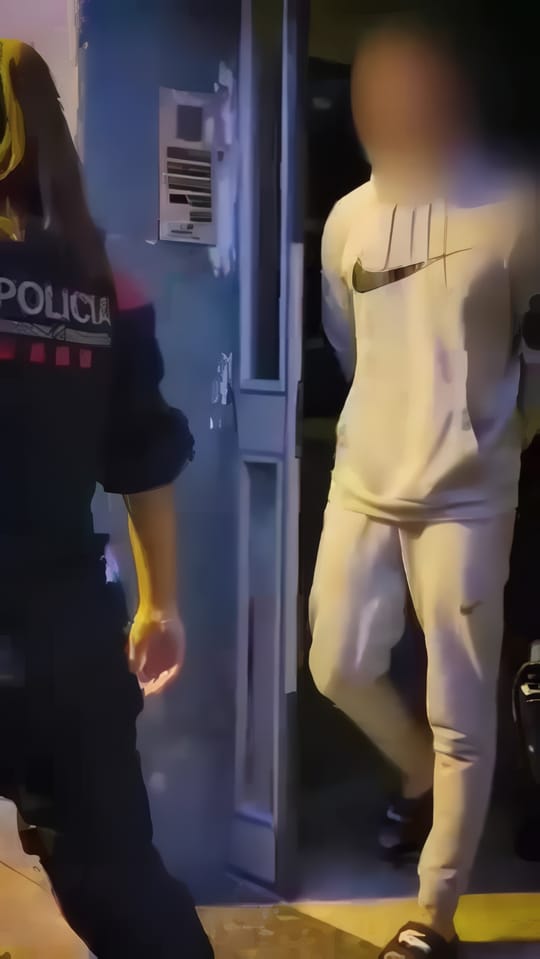 Mossos Arrest 30-Year-Old in Nou Barris Gun Case