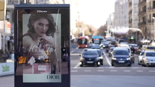 Barcelona Awards 10-Year Street Furniture Contract to JCDecaux