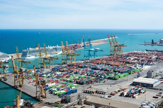 Port of Barcelona Cuts €16 from Workers' Pay